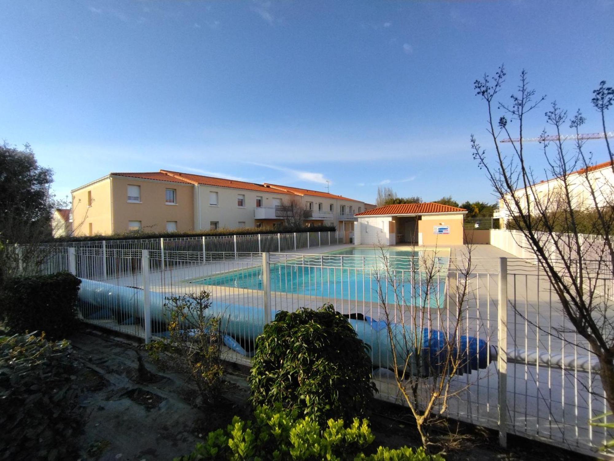 Appartement Dans Residence Au Calme Avec Piscine Les Sables-d'Olonne Ngoại thất bức ảnh